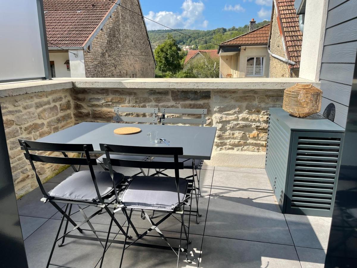 Appart-Hotel N 4 Calme Avec Terrasse, Wi-Fi Haut Debit, Petit-Dejeuner, Room-Service Et Parking Prive Chouzelot ภายนอก รูปภาพ