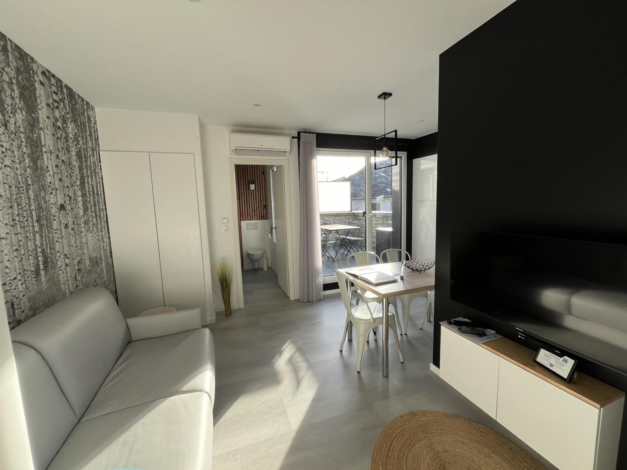 Appart-Hotel N 4 Calme Avec Terrasse, Wi-Fi Haut Debit, Petit-Dejeuner, Room-Service Et Parking Prive Chouzelot ภายนอก รูปภาพ