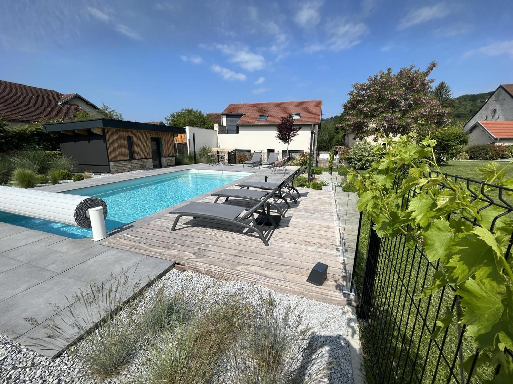 Appart-Hotel N 4 Calme Avec Terrasse, Wi-Fi Haut Debit, Petit-Dejeuner, Room-Service Et Parking Prive Chouzelot ภายนอก รูปภาพ