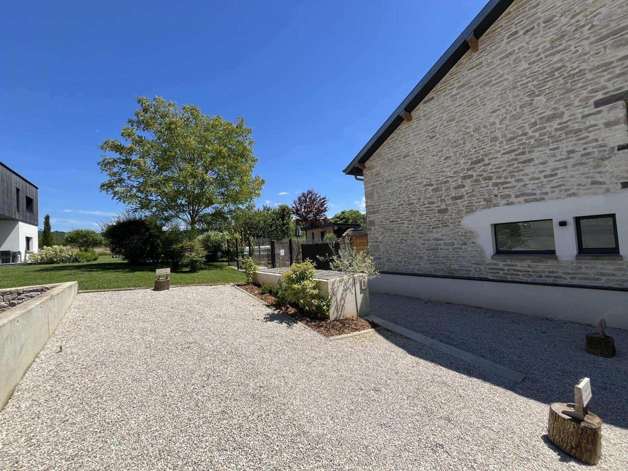 Appart-Hotel N 4 Calme Avec Terrasse, Wi-Fi Haut Debit, Petit-Dejeuner, Room-Service Et Parking Prive Chouzelot ภายนอก รูปภาพ