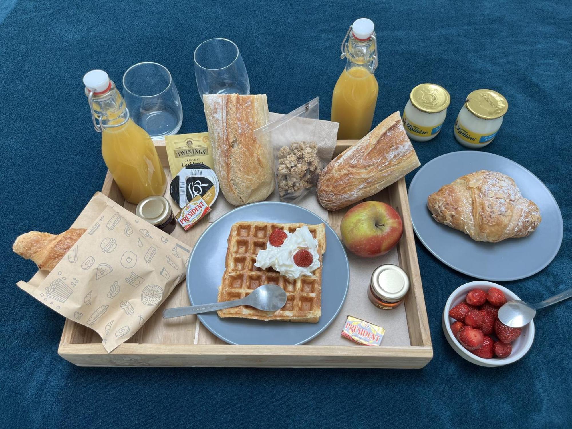 Appart-Hotel N 4 Calme Avec Terrasse, Wi-Fi Haut Debit, Petit-Dejeuner, Room-Service Et Parking Prive Chouzelot ภายนอก รูปภาพ